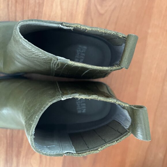 Eileen Fisher Kat Chelsea Boot in Olive Leather w/ Lug Sole - Sz 6.5 - Picture 7 of 9